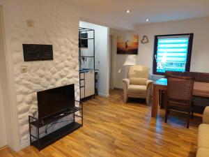 Afbeelding uit fotogalerij van Ferienhaus Auszeit in Niederdorla