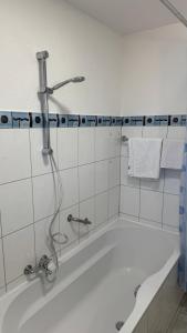 Et badeværelse på Gemütliche, lichtdurchflutete Wohnung