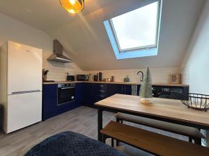 Køkken eller tekøkken på Parkway Court - Two bedroom, two bathroom open plan apartment