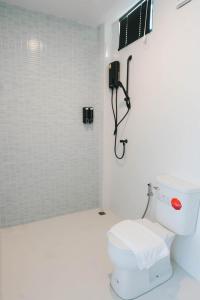 Et badeværelse på Chergreen cafe & house + 17 billeder