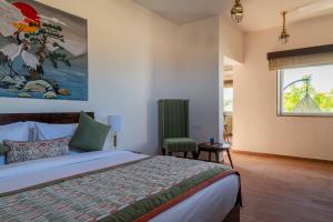 Postel nebo postele na pokoji v ubytování jüSTa Luxé - Highpoint Jawai + 72 fotografií