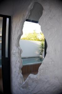 Ảnh trong thư viện ảnh của Ilio Boutique Swim Up Rooms ở Sarandë