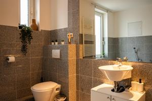 Koupelna v ubytování Luxus Apartment im Goetheviertel mit Badewanne, Regendusche WLAN uvm