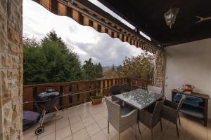 En generel udsigt til bjerge eller udsigt til bjerge taget fra feriehuset