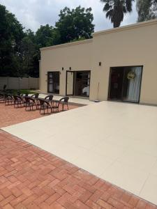 Tòa nhà nơi nhà khách tọa lạc