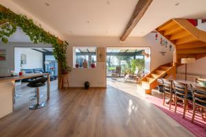 Kuchyň nebo kuchyňský kout v ubytování Le Plexus - Sérénité & relaxation - Villa 9 personnes