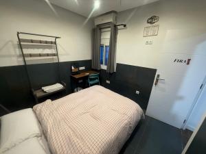 Postel nebo postele na pokoji v ubytování Practical room: Barcelona-Fira-Airport