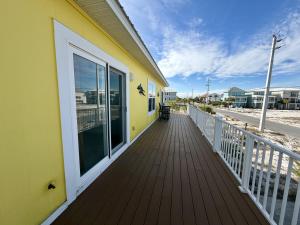 En balkon eller terrasse på Seaside Bungalow home