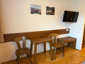 TV a/nebo společenská místnost v ubytování Gasthof Maurer