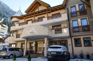 Nespecifikovaný výhled na hory nebo výhled na hory při pohledu z hotelu
