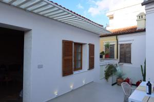 Budova, kde se vila nachází