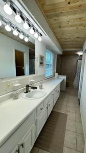 Gallery image of Home Away From Home in Overland Park