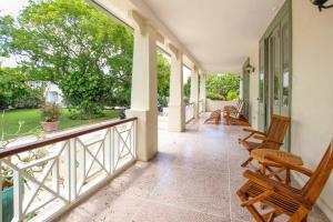 Ban công/sân hiên tại Rosedale 3 bedroom home