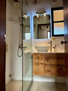 Et badeværelse på Studio superior con vistas al jardin