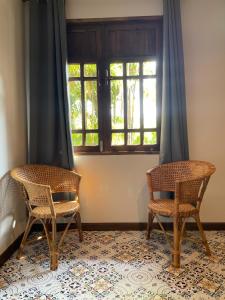 Khu vực ghế ngồi tại World Peace Yoga and Wellness Resort