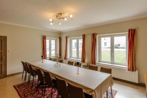 Konferenční prostory v ubytování La Ferme d'Auwez - Les Hirondelles - Gîte 15 pers avec sauna et piscine partagés + 40 fotografií