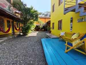 Tòa nhà nơi khách sạn tọa lạc