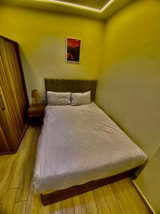 Postel nebo postele na pokoji v ubytování Pyramids fort & Free Pick-up + 2 fotografie