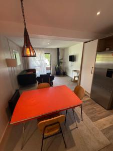 Køkken eller tekøkken på Wanaka 2 bedroom, walk to town