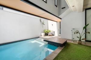 Hồ bơi trong/gần 9 Architectural Luxe 4BR Skyhome Pool & Ocean View