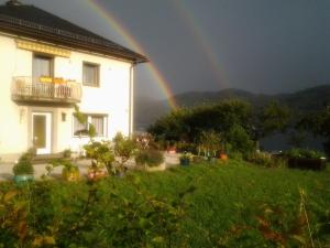 En trädgård utanför Seehaus Feichter