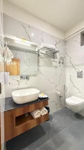 Phòng tắm tại Snow Apple Resort by West Western - Central Heated Room and Air Cooled +51 ảnh