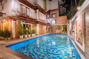 Hồ bơi trong/gần Crown Valley Thekkady