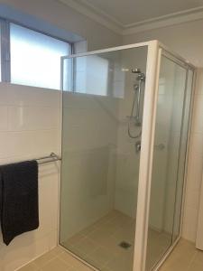 Koupelna v ubytování Stylish Renovated 2-bed Quiet, Cozy Wi-Fi + 14 fotografií