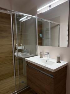 Et badeværelse på Marathias Home + 16 billeder