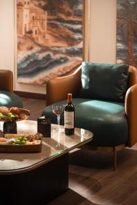 Khu vực ghế ngồi tại Anyla Grand Hotels