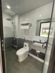 Et badeværelse på Hotel Thu Trang