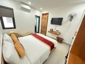 Et tv og/eller underholdning på Hotel Thu Trang