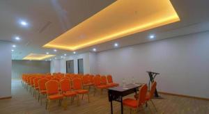 Møde- og/eller konferencelokalet på Java Lotus Hotel Jember + 210 billeder