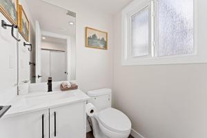 Bany a Modern garden suite with parking 15 fotos més