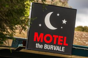 Certifikát, hodnocení, plakát nebo jiný dokument vystavený v ubytování Burvale Hotel