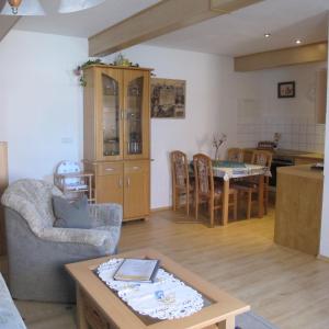 Khu vực ghế ngồi tại Ferienwohnungen Pustane