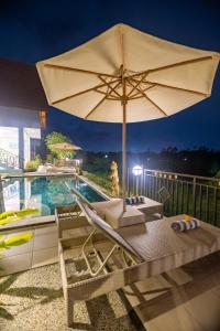 Hồ bơi trong/gần The Pyramid Ubud River Villas