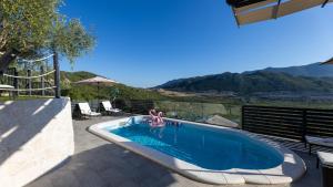 En generel udsigt til bjerge eller udsigt til bjerge taget fra villaen