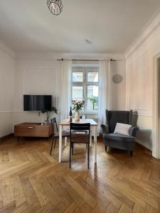 Et tv og/eller underholdning på Bankowa 8 Guest Rooms