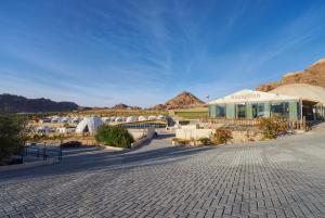 Nespecifikovaný výhled na hory nebo výhled na hory při pohledu z hotelu