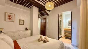 En eller flere senge i et værelse på 2 pièces Vieil Antibes