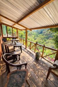 En balkon eller terrasse på The Sound Of Silence Homestay Đà Lạt + 96 billeder