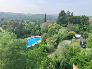 Swimmingpoolen hos eller tæt på Le Mas Boyer