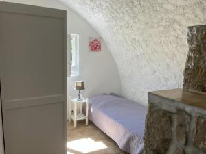 En eller flere senge i et værelse på Le Mas Boyer + 84 billeder