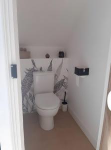 Koupelna v ubytování La P'tite Caudalie, Chambre D'hôtes + 23 fotografií