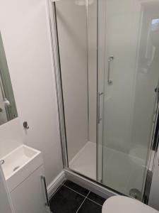 Phòng tắm tại Coventry Central Studio Roomz