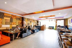 Et opholdsområde på Hotel Black Diamond, Zirakpur