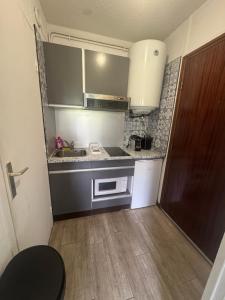 Køkken eller tekøkken på STUDIO AURON + 9 billeder