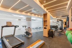 Fitness centrum a/nebo fitness zařízení v ubytování Sercotel HMO Martina + 32 fotografií