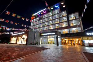 Gallery image of Noble Hotel in Yeosu